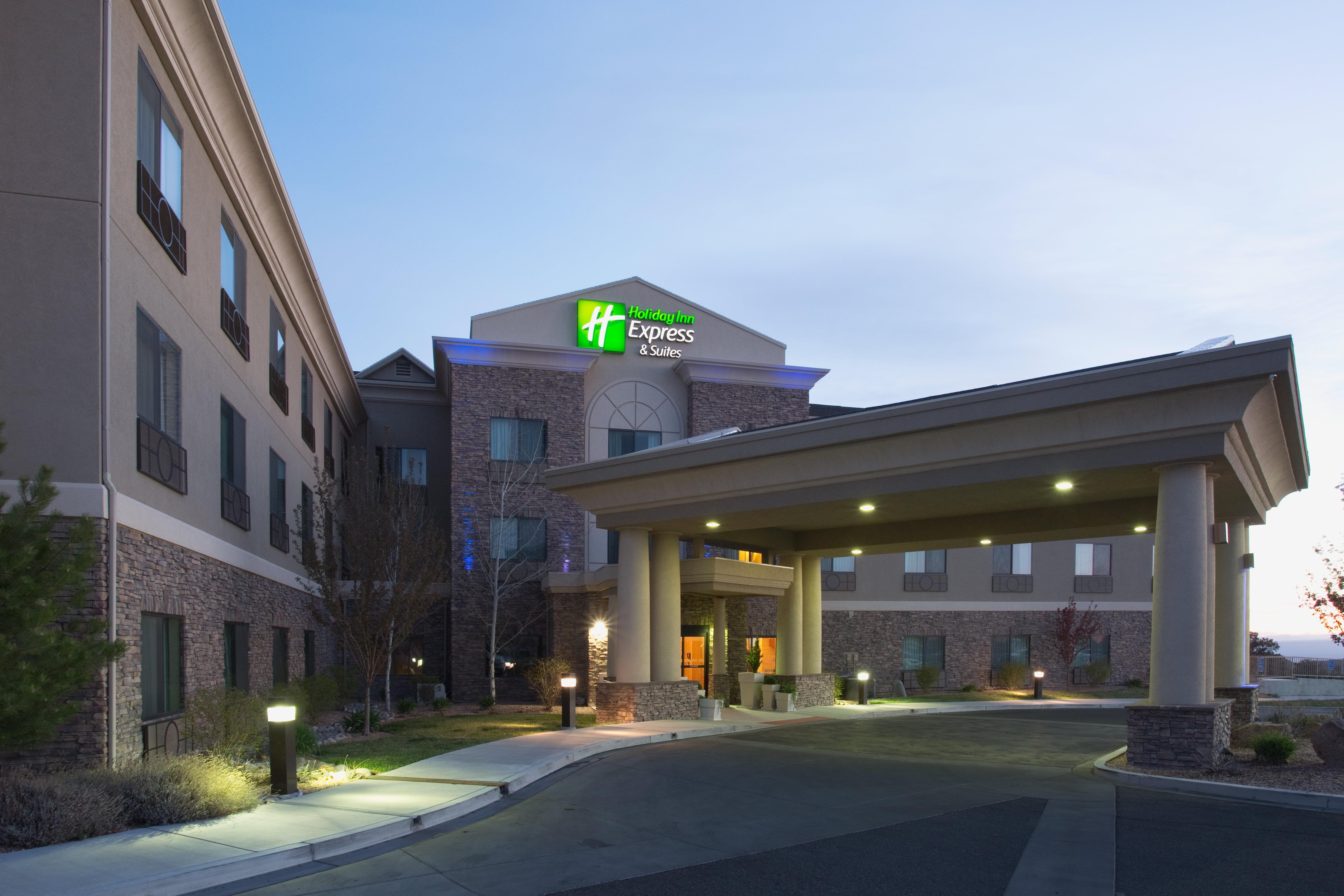 Holiday Inn Express And Suites Los Alamos Entrada Park By Ihg Eksteriør billede